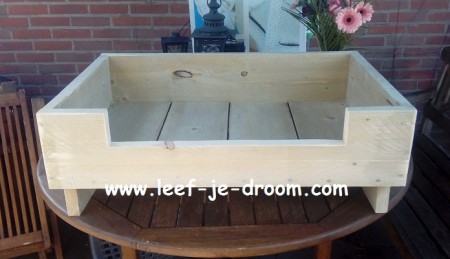 Hondenmand Steigerhout